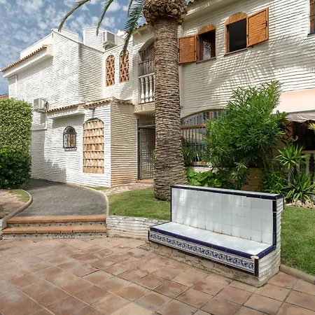 Casa En La Playa Con Piscinas V Holiday home